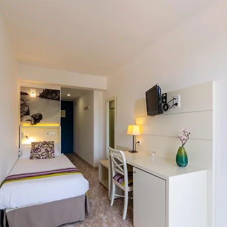 Venecia Paguera 3* باغيرا