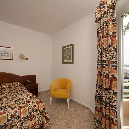Venecia Paguera 3* باغيرا